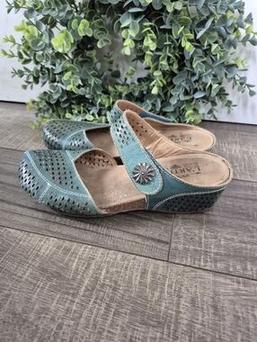 L'Artiste by Spring Step Spoorti Teal Leather Mary Jane Clog Size 36 US 5.5/6